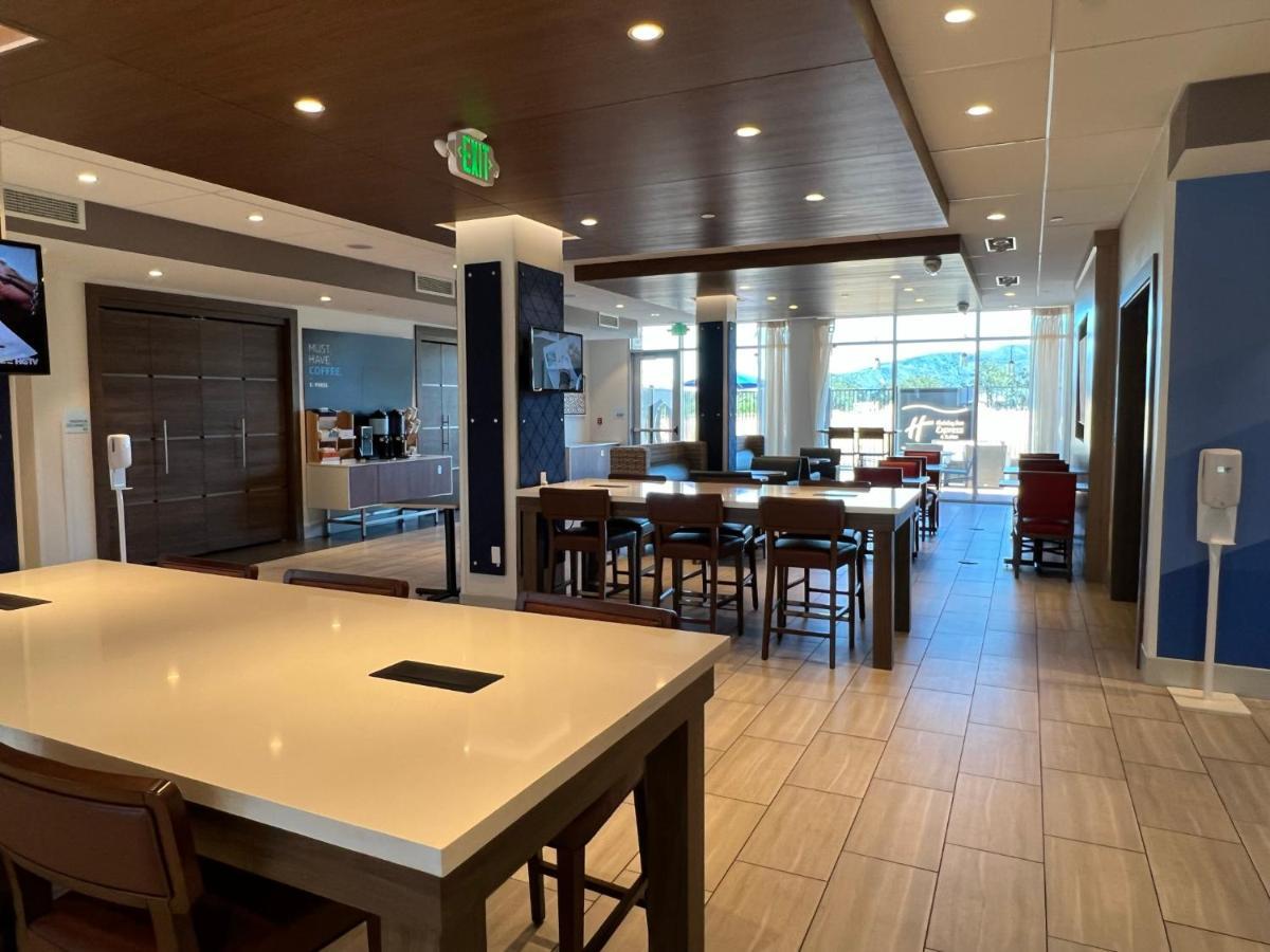 Holiday Inn Express & Suites - Ukiah By Ihg Exterior foto