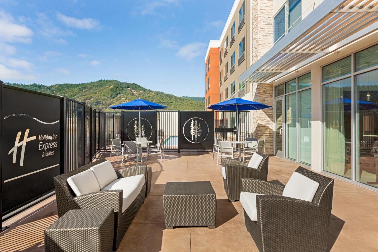 Holiday Inn Express & Suites - Ukiah By Ihg Exterior foto