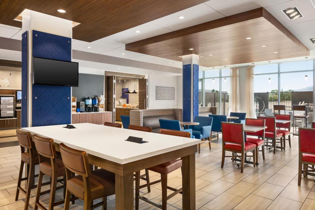 Holiday Inn Express & Suites - Ukiah By Ihg Exterior foto