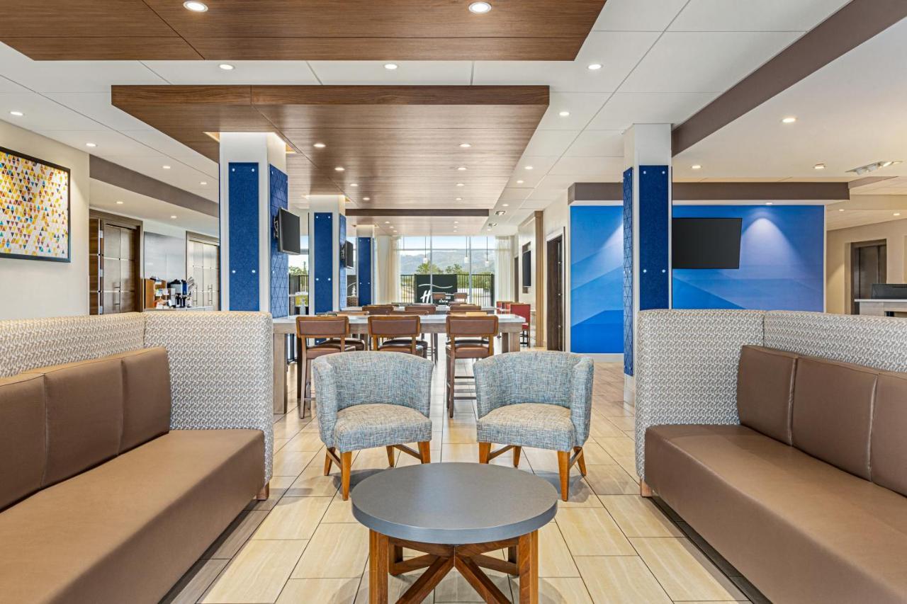 Holiday Inn Express & Suites - Ukiah By Ihg Exterior foto
