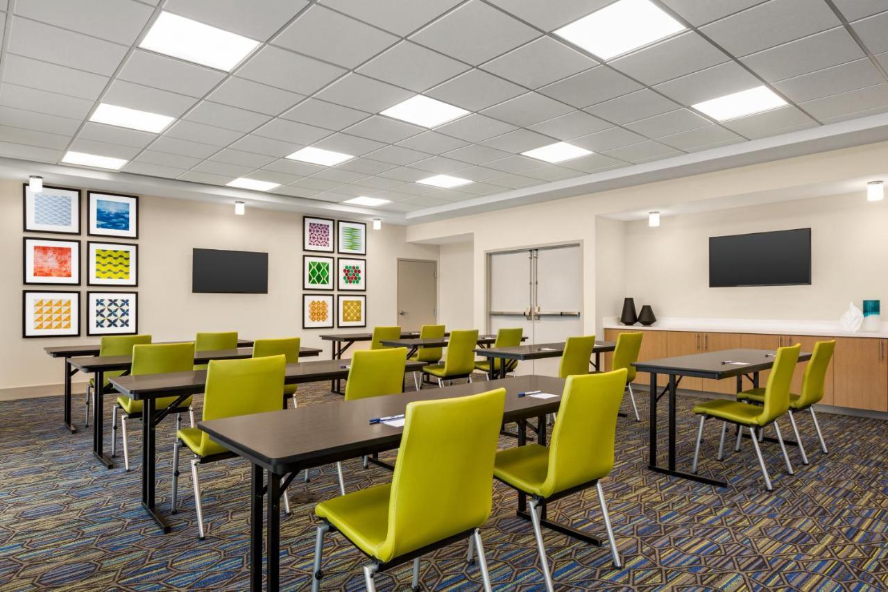 Holiday Inn Express & Suites - Ukiah By Ihg Exterior foto
